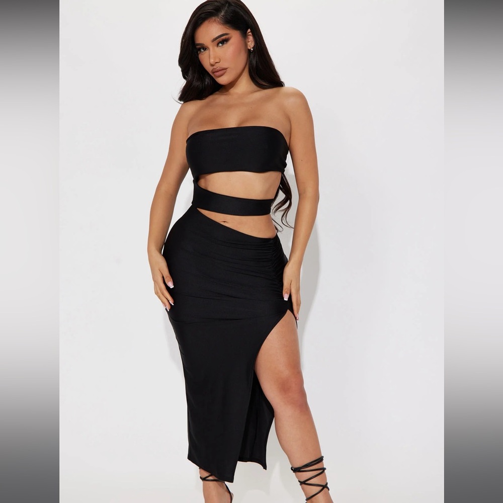 FASHION NOVA Heather Cut Out Maxi Dress - Black (SIZE MEDIUM)